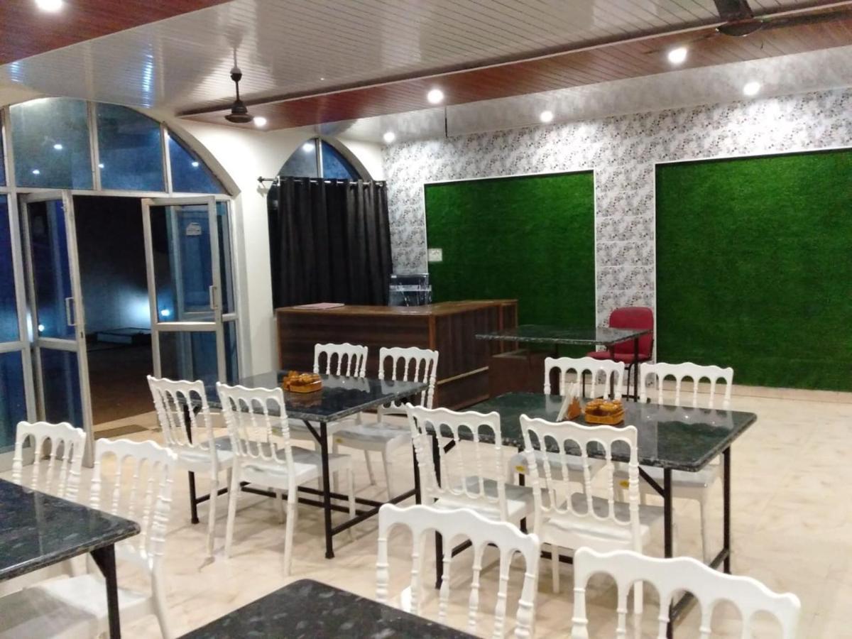 Hotel Jungle Palace Resort Umaria  Exterior photo