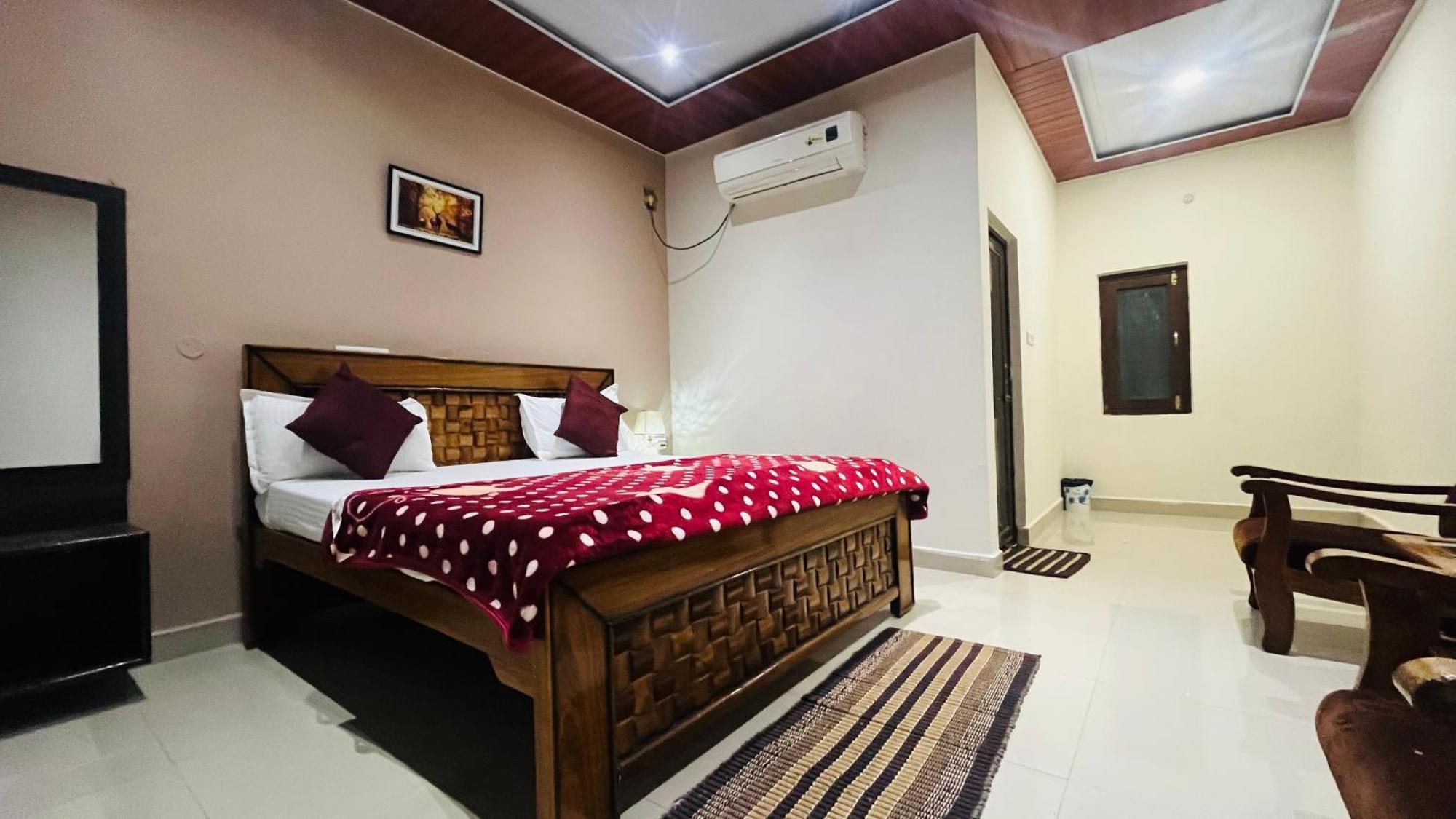 Hotel Jungle Palace Resort Umaria  Exterior photo