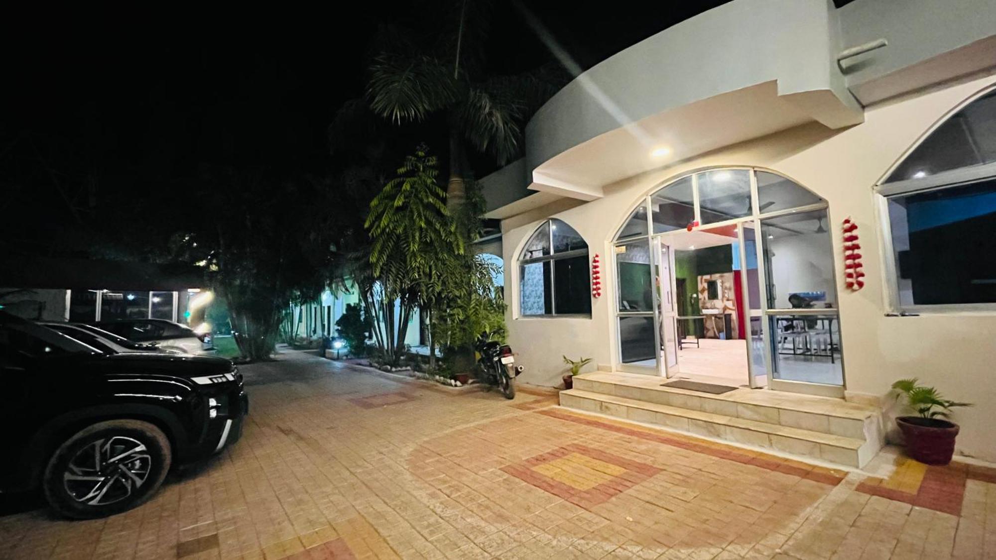 Hotel Jungle Palace Resort Umaria  Exterior photo