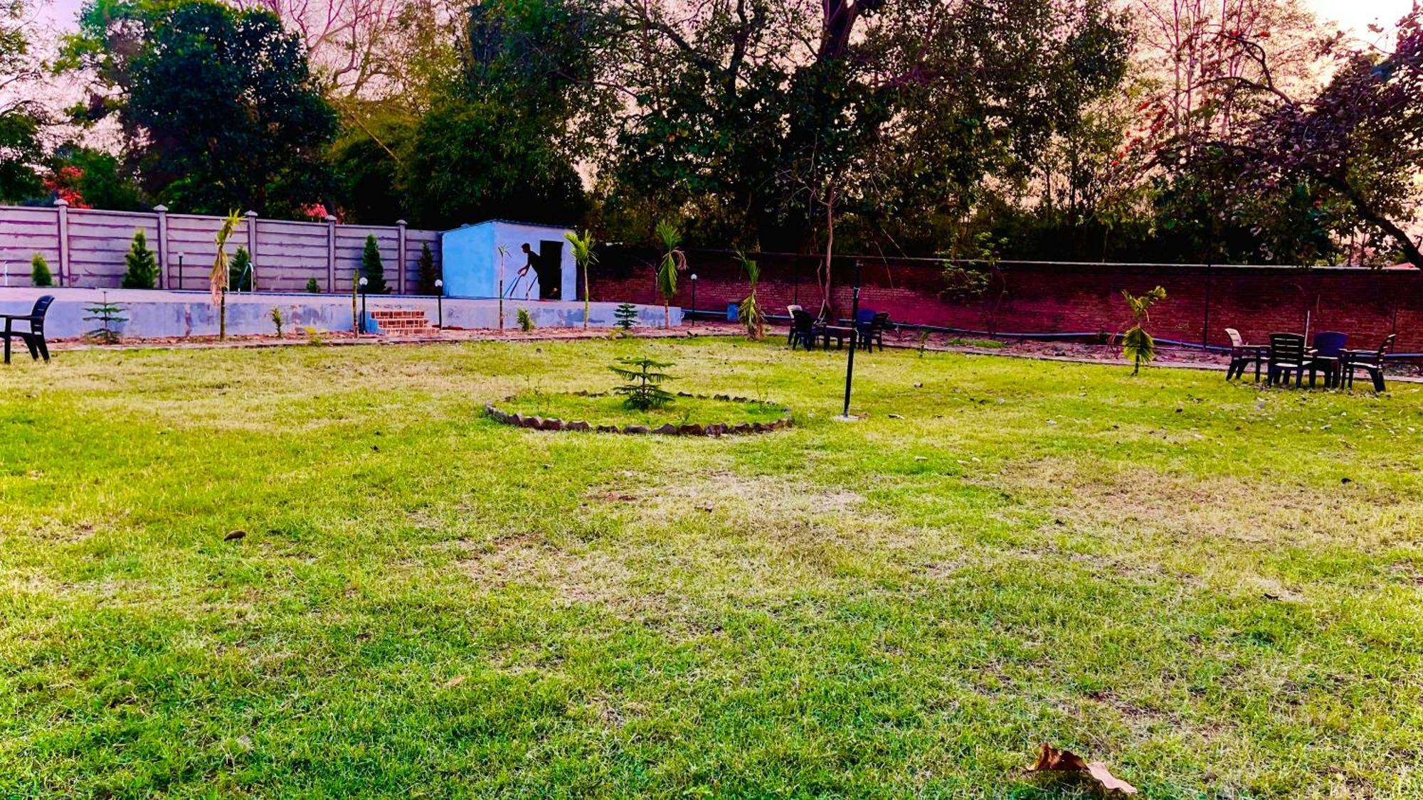 Hotel Jungle Palace Resort Umaria  Exterior photo