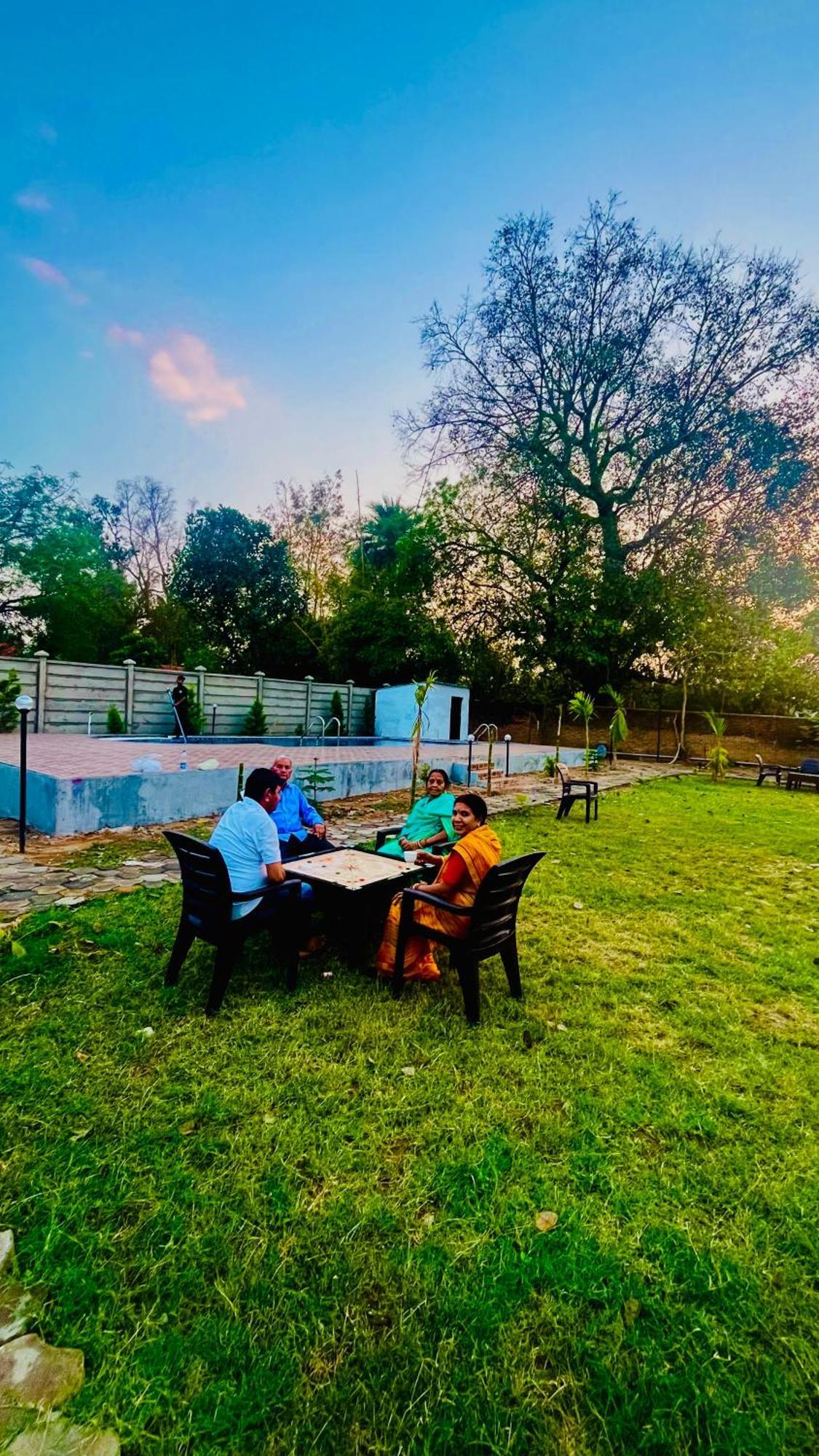 Hotel Jungle Palace Resort Umaria  Exterior photo