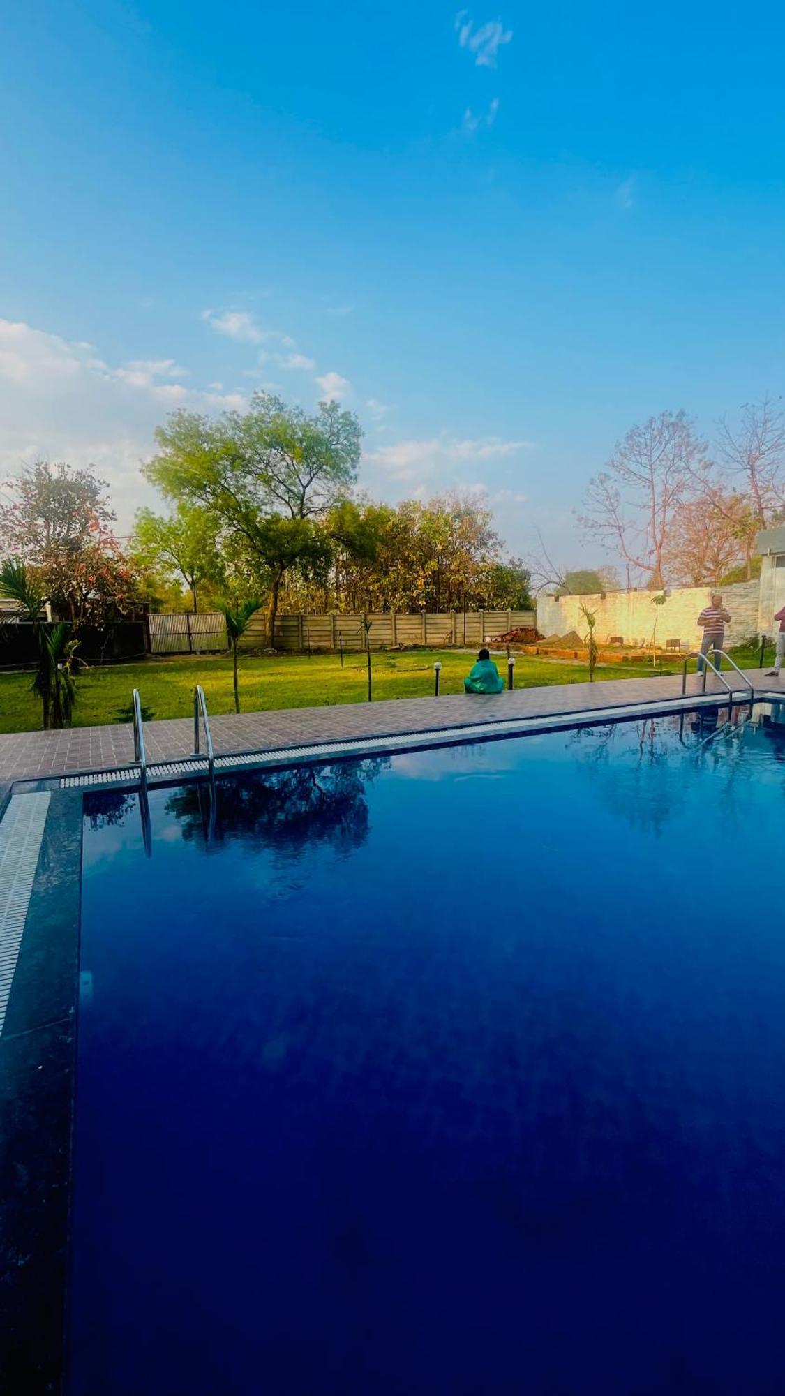 Hotel Jungle Palace Resort Umaria  Exterior photo